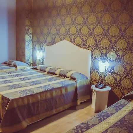Hotel Floris Моляно Венето Екстериор снимка