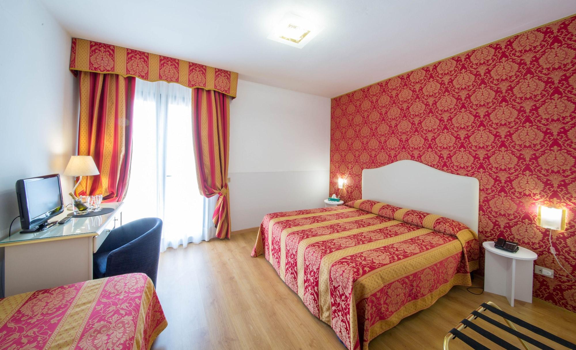 Hotel Floris Моляно Венето Екстериор снимка