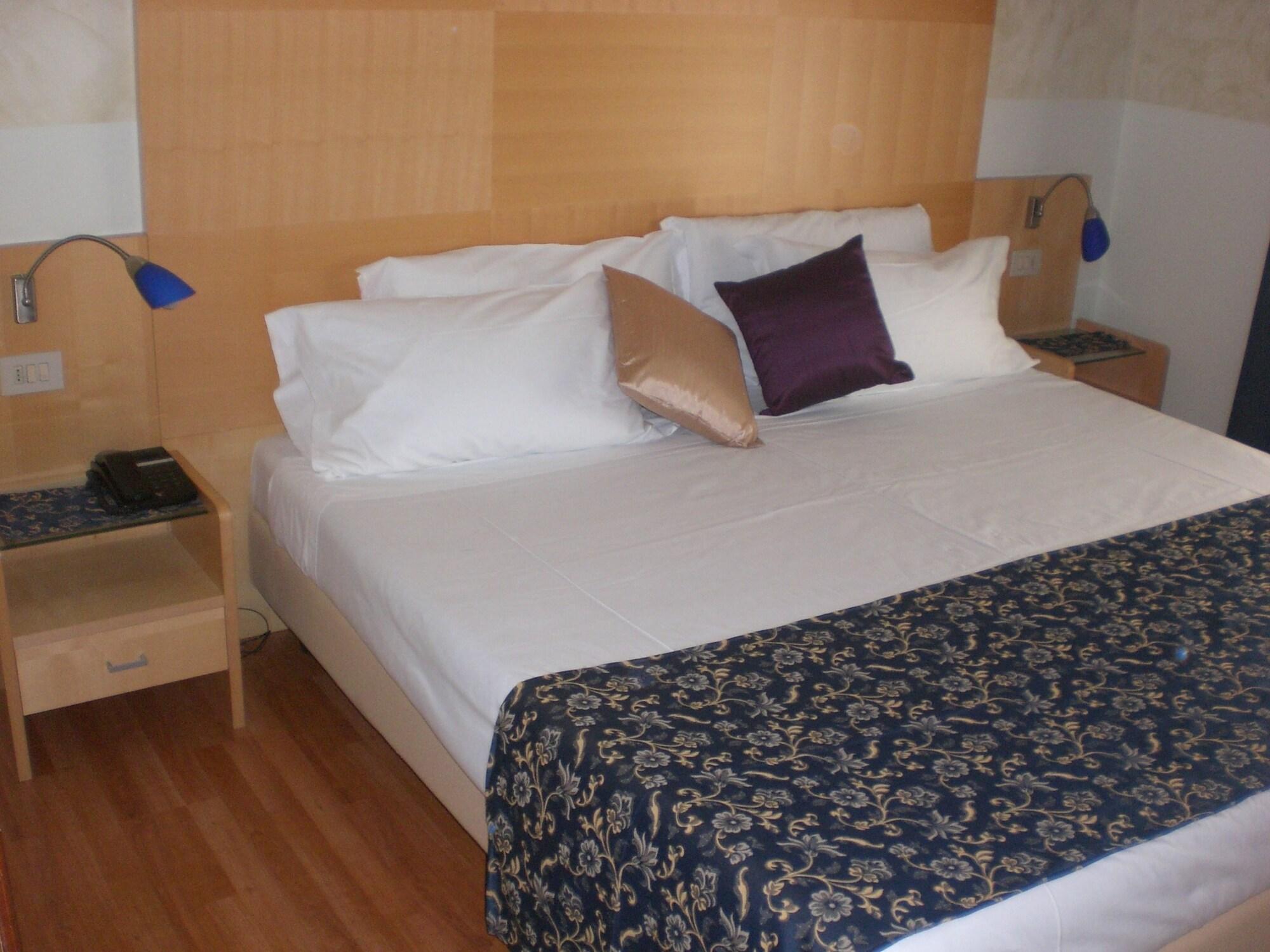 Hotel Floris Моляно Венето Екстериор снимка