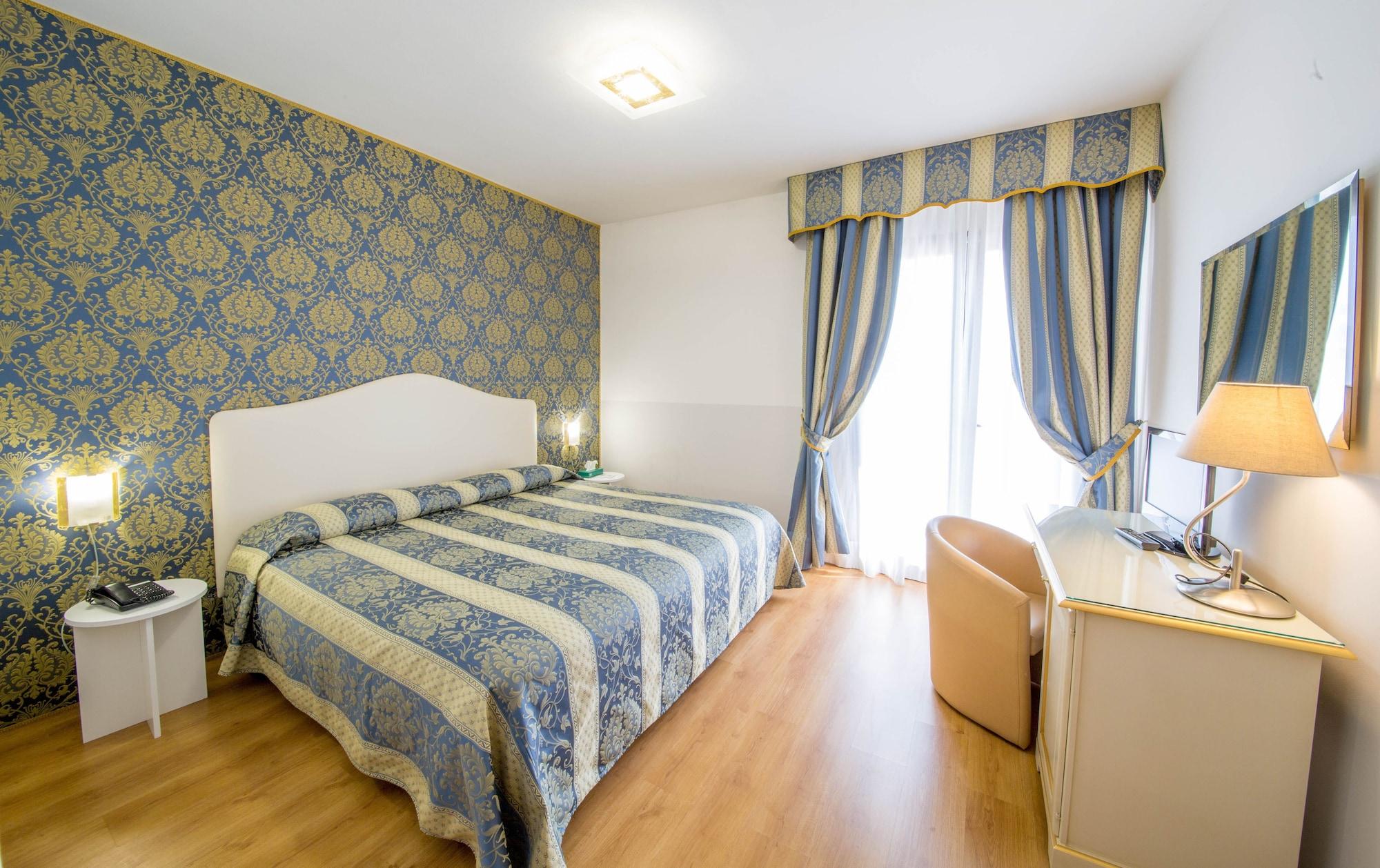 Hotel Floris Моляно Венето Екстериор снимка