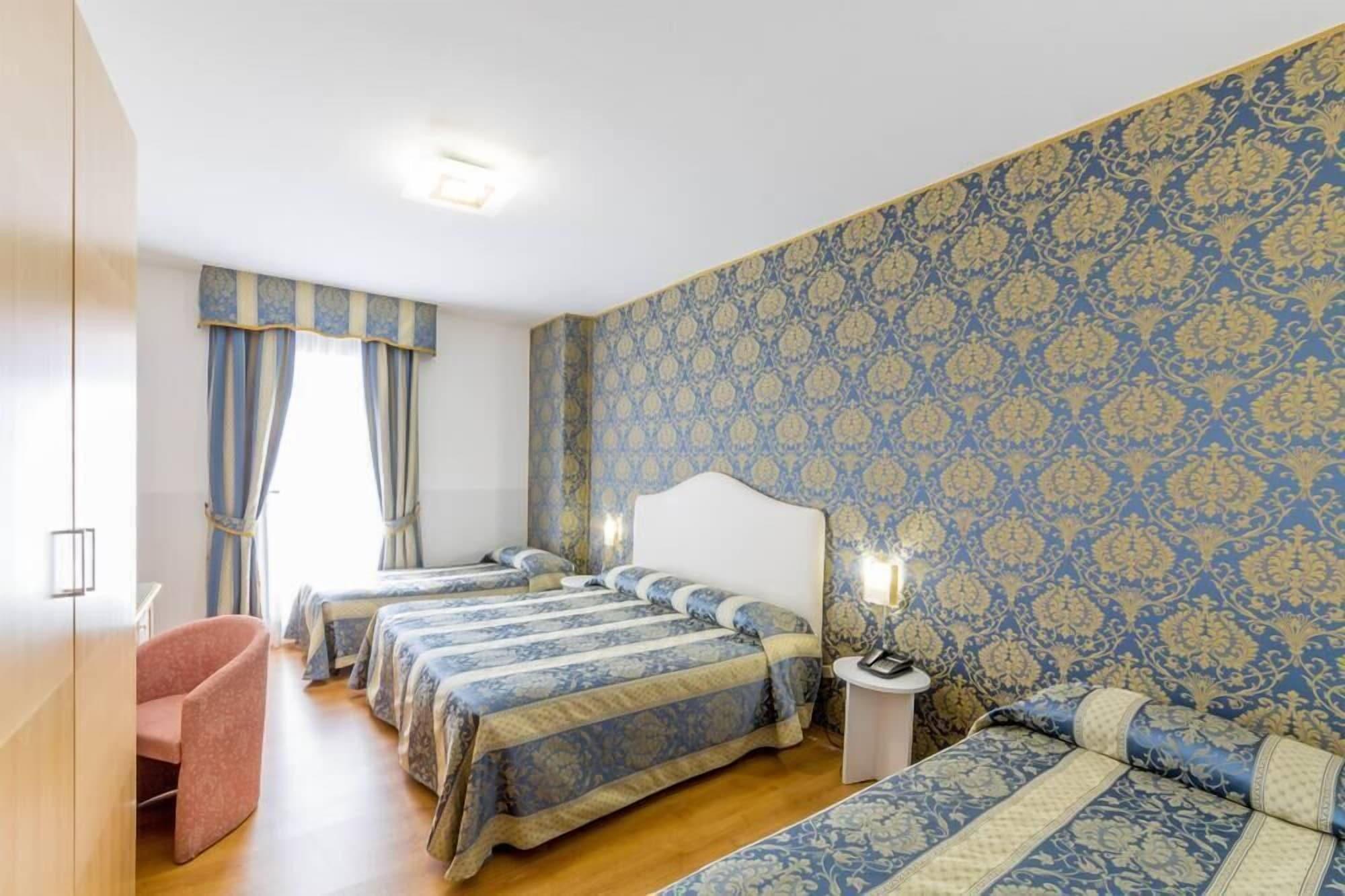 Hotel Floris Моляно Венето Екстериор снимка