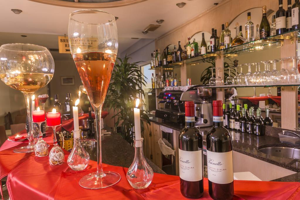 Hotel Floris Моляно Венето Екстериор снимка